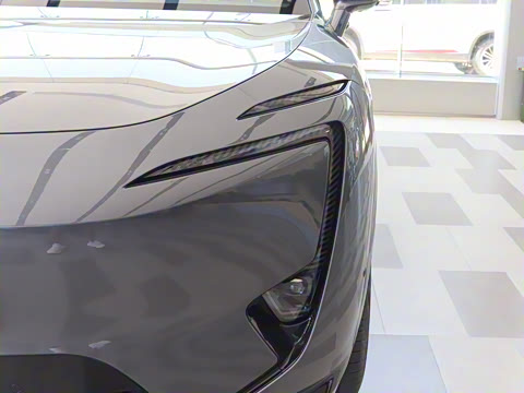 2025�� �Ŀ� Max ���̰�