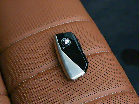 2023�� xDrive60L M�˶���װ