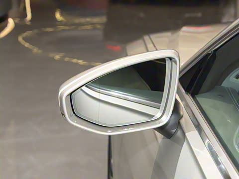 2025�� �Ŀ� 55 TFSI quattro �콢������