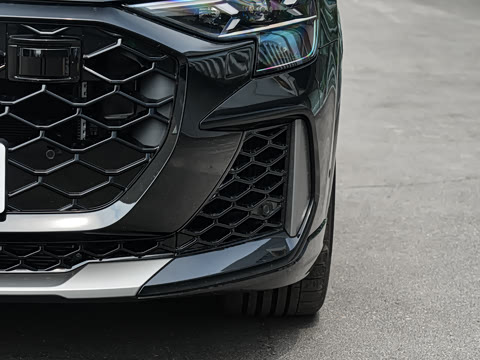 2025�� RS Q8 4.0T performance