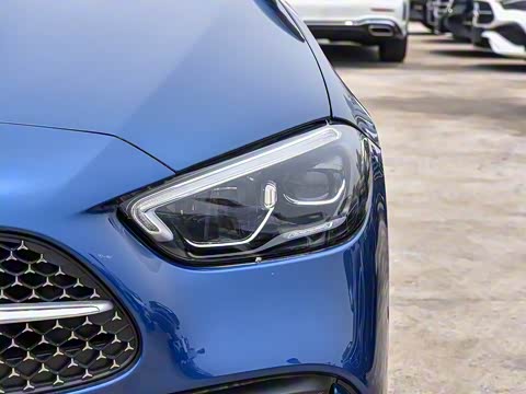 2025�� �Ŀ� C 260 L �˶���