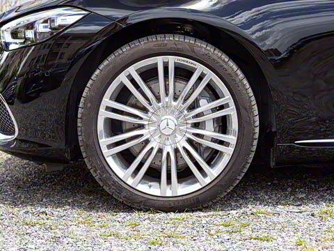 2025�� �Ŀ� S 580 4MATIC