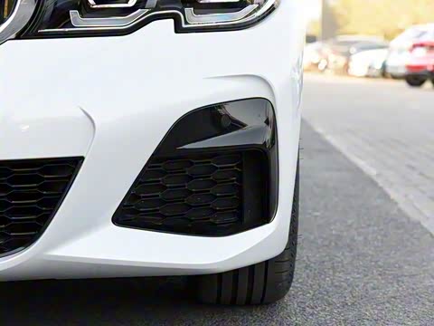 2020�� �Ŀ� 325i M�˶���װ