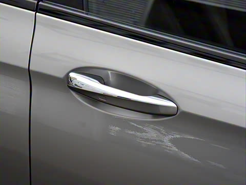 2021�� �Ŀ� E 300 �˶���