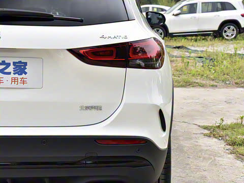 2022�� GLA 220 4MATIC