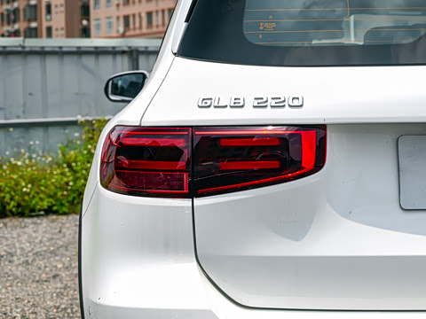 2025�� GLB 220 ������