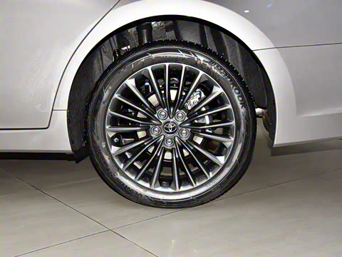 2023�� 2.0L XLE������