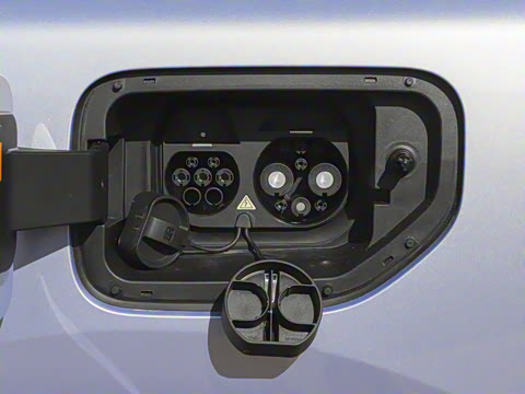 2025�� ���� 550ProѲ����