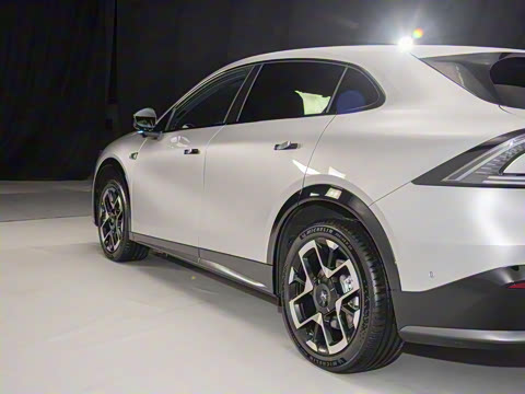 2025�� 702 �������� Ultra