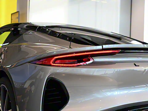 2025�� 2.0T DCT Turbo SE