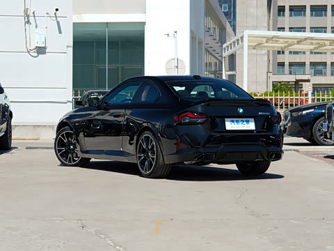 2025�� M240i xDrive