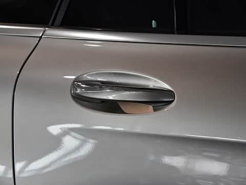 2020�� GLC 260 L 4MATIC ������