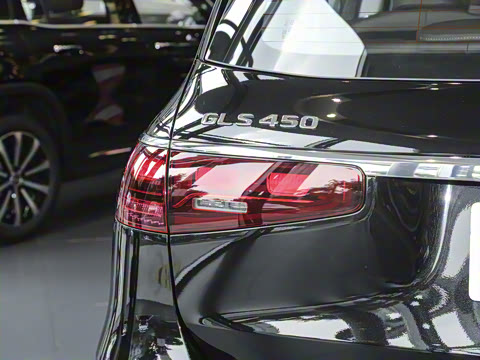 2025�� GLS 450 4MATIC ������