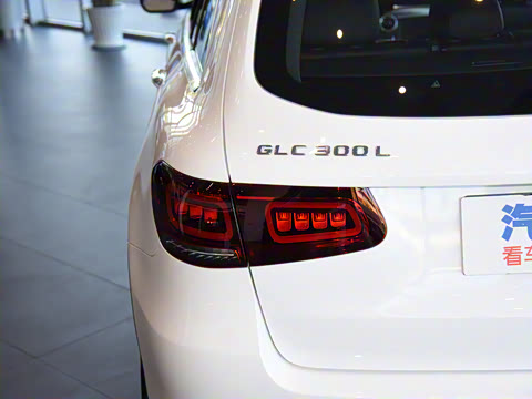 2022�� GLC 300 L 4MATIC ������