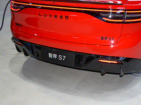 2025�� 703km Ultra�˶���