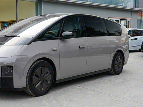 2025�� Ultra ���ܻ��°�