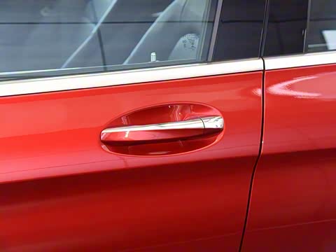 2020�� GLC 260 L 4MATIC ������