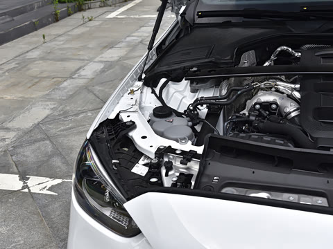 2025�� AMG C 43 4MATIC ���нγ� �ر��