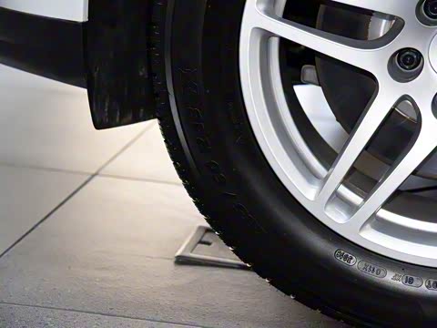 2018�� Macan 2.0T