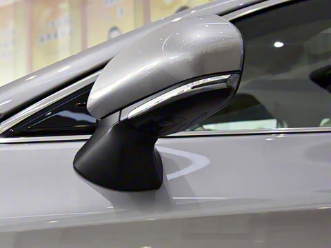 2023�� 2.0L XLE������