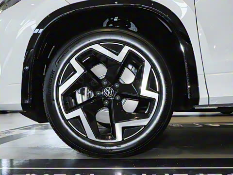 2025�� ̽��L 380TSI ��������