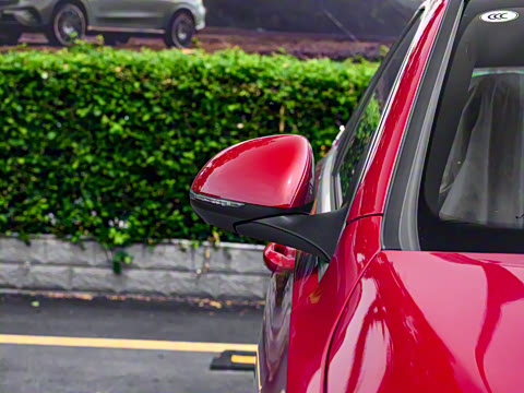 2025�� �Ŀ� C 260 L �˶���