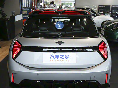 2025�� JOHN COOPER WORKS