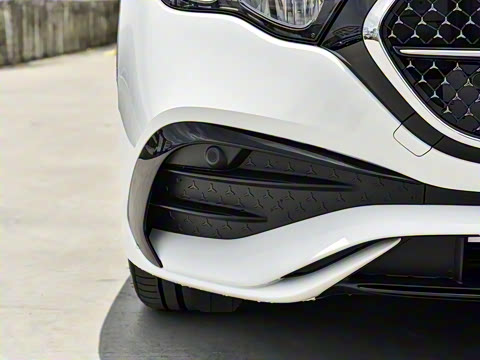 2025�� �Ŀ� E 260 �˶���