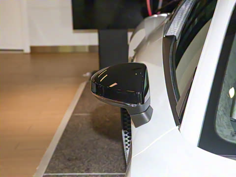 2022�� V10 Coupe performance