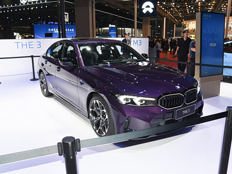 2025�� 330i 50����������