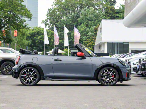 2025�� JOHN COOPER WORKS CABRIO