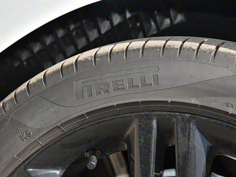 2025�� 2.0T 250PS R-DYNAMIC 90�����ذ�