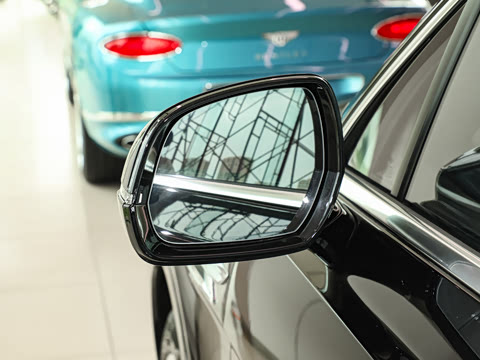 2026�� 4.0T V8 ������