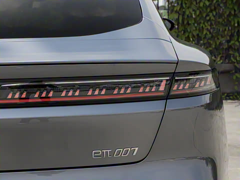 2025�� ���� 550ProѲ����