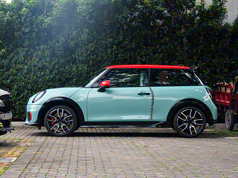 2025�� JOHN COOPER WORKS