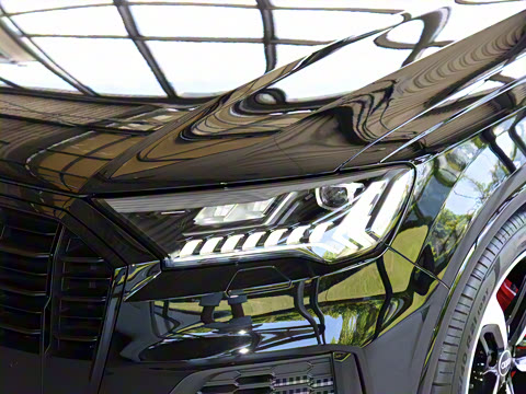 2022�� 55 TFSI quattro S line��ѩ�˶���