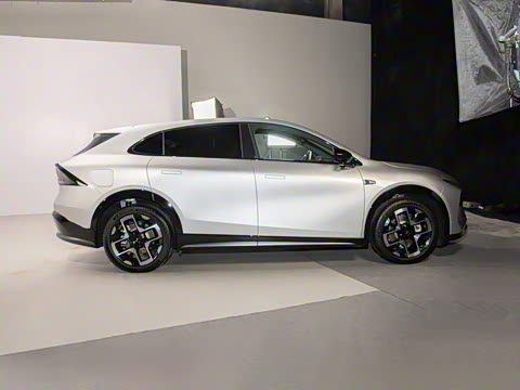 2025�� 702 �������� Ultra