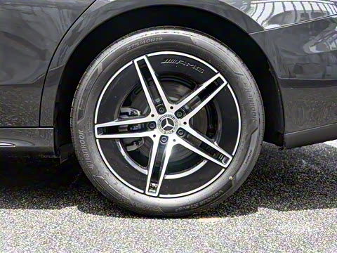 2025�� �Ŀ� E 260 �˶���