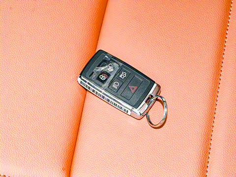 2025�� 2.0T 250PS R-DYNAMIC 90�����ذ�