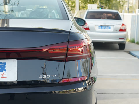 2023�� 330TSI �ǿվ�Ӣ��