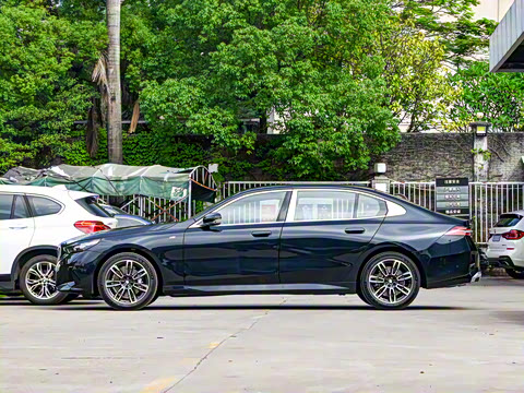 2025�� 530Li xDrive ������װ