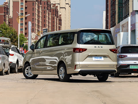 2025�� 2.0L �ֶ���������� 7��