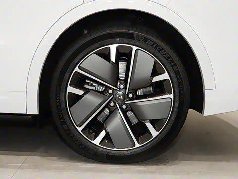 2025�� Ultra ���ܻ��°�