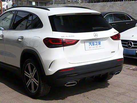 2023�� GLA 220 4MATIC