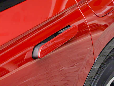 2025�� 2.0T ������������˹��