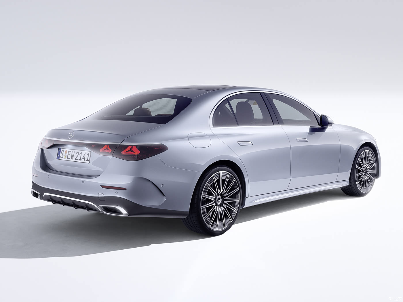 汽车之家|奔驰e级(进口)|2024款 e 200 amg line 欧洲版|外观|内饰