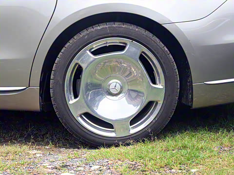 2025�� �Ŀ� S 680 4MATIC