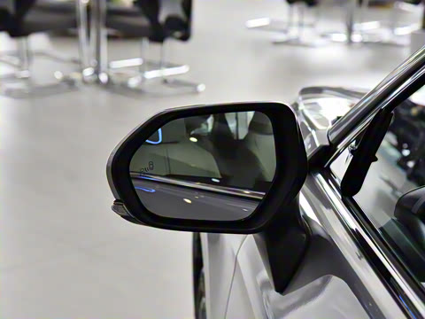 2023�� 2.0L XLE������