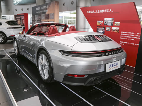 2025�� Carrera Cabriolet 3.0T