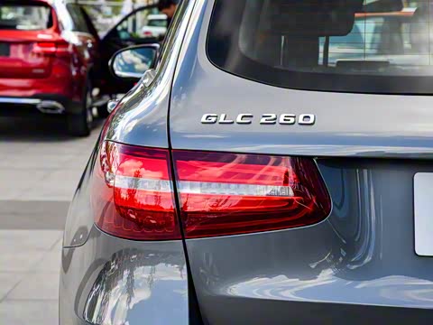 2019�� GLC 260 4MATIC ������